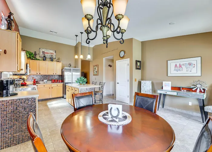 Walk To Golf Course: Oasis W/ Fire Pit Holiday home Queen Creek