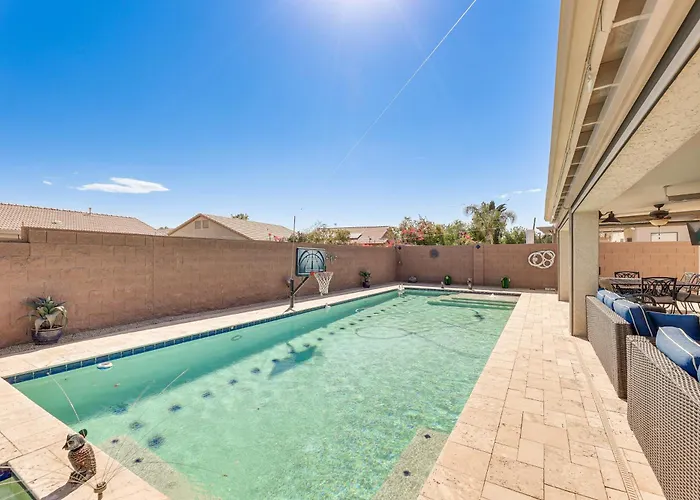 Walk To Golf Course: Oasis W/ Fire Pit Holiday home Queen Creek
