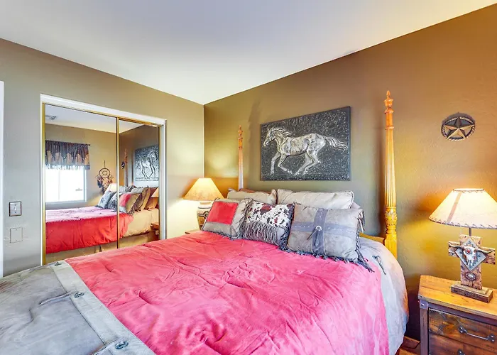 Holiday home Walk To Golf Course: Oasis W/ Fire Pit Queen Creek