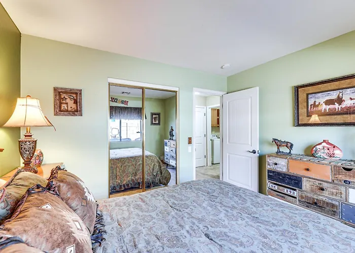 Walk To Golf Course: Oasis W/ Fire Pit Holiday home