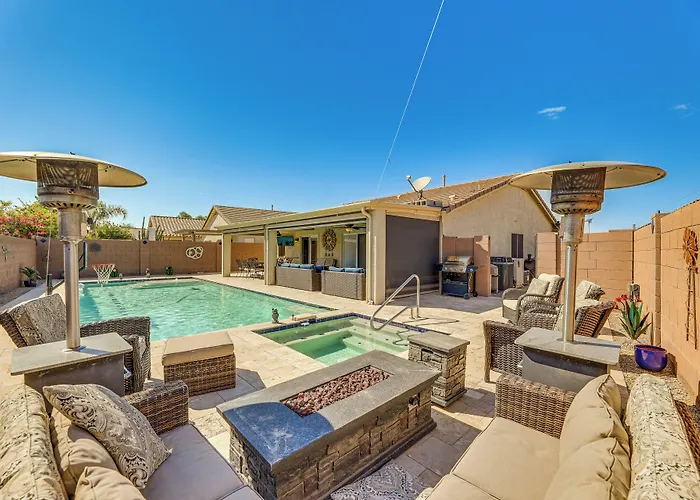 Walk To Golf Course: Oasis W/ Fire Pit *