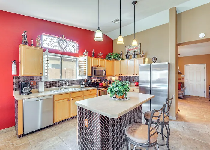 Walk To Golf Course: Oasis W/ Fire Pit * Queen Creek