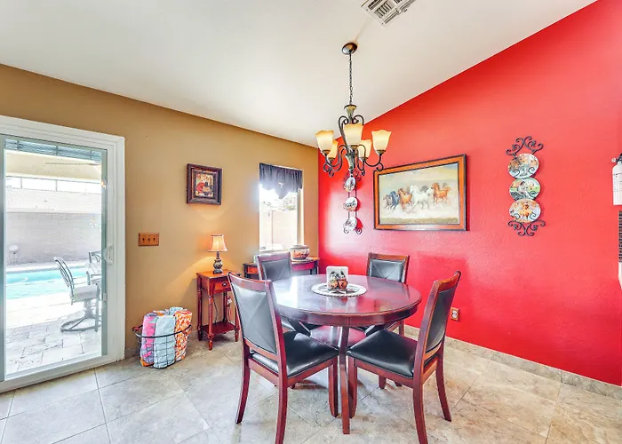Walk To Golf Course: Oasis W/ Fire Pit Holiday home