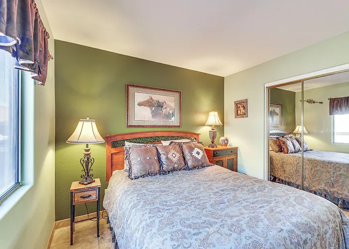 Walk To Golf Course: Oasis W/ Fire Pit Holiday home