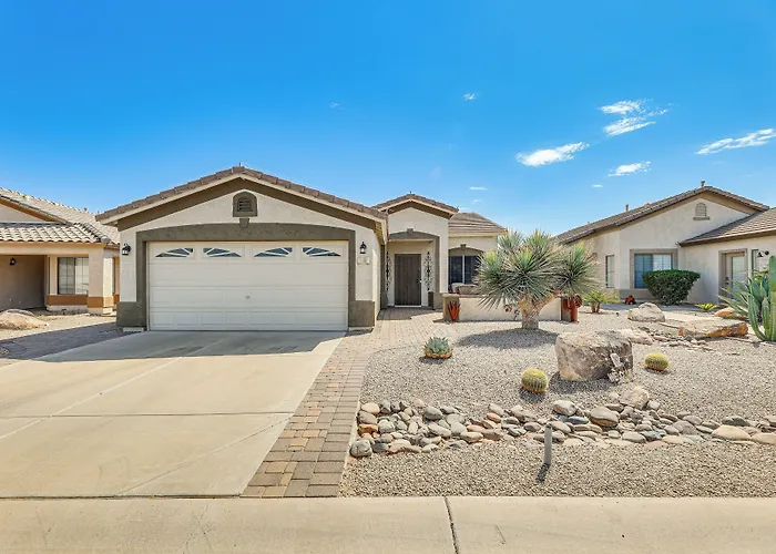 Walk To Golf Course: Oasis W/ Fire Pit Queen Creek