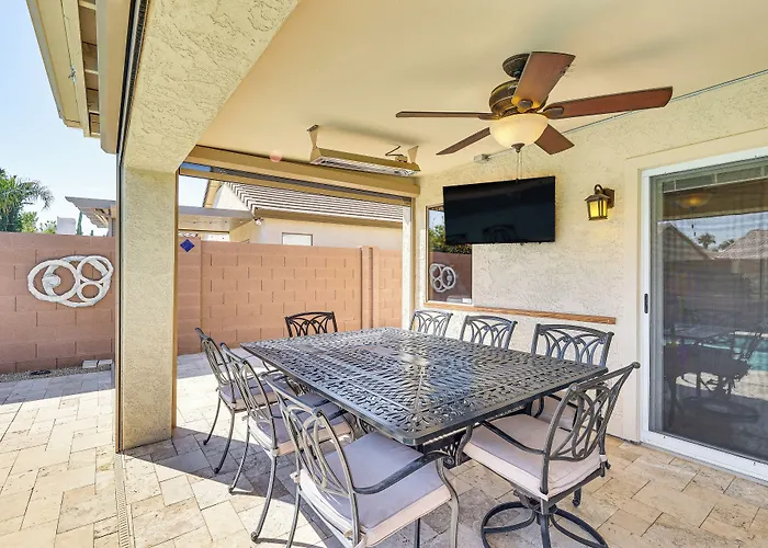 Holiday home Walk To Golf Course: Oasis W/ Fire Pit *