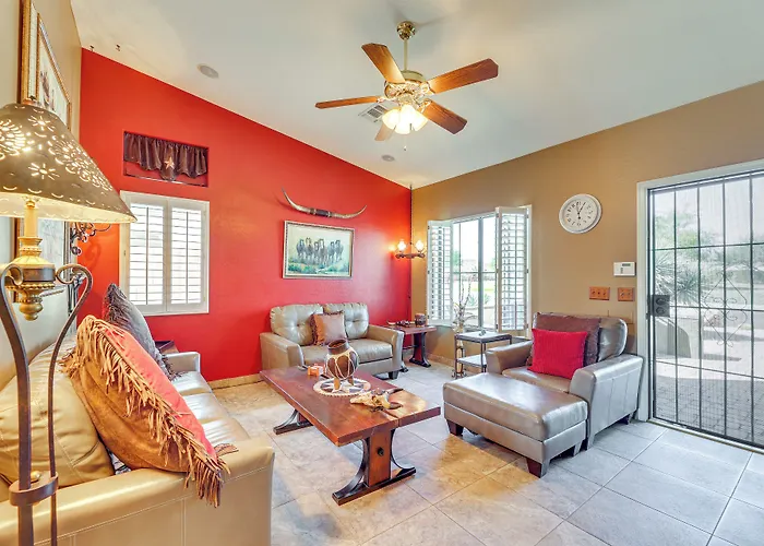 Walk To Golf Course: Oasis W/ Fire Pit Holiday home *