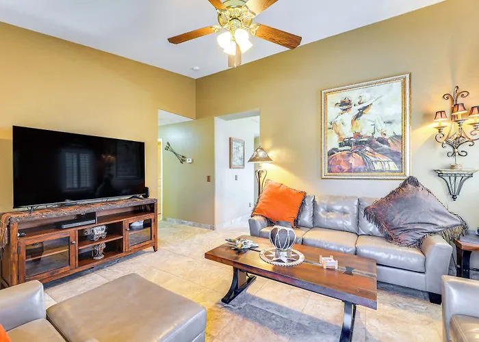 Walk To Golf Course: Oasis W/ Fire Pit *